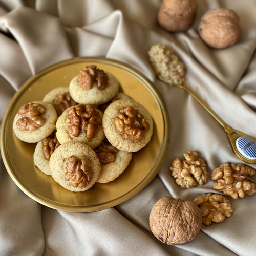 شیرینی گرد گردویی